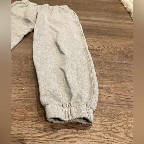 Light grey Brandy Melville sweatpants - Picture 2 of 4